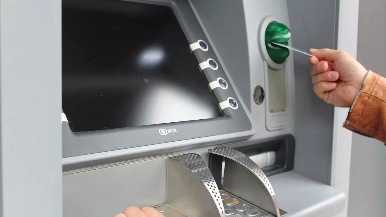 Break ATMs in 15 Minutes.