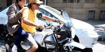 Amitabh Bachchan On Stranger's Bike
