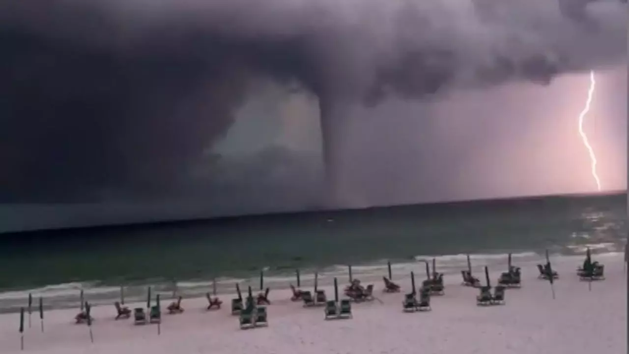 Massive Waterspout in the US