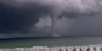 Massive Waterspout At Lake Moultrie