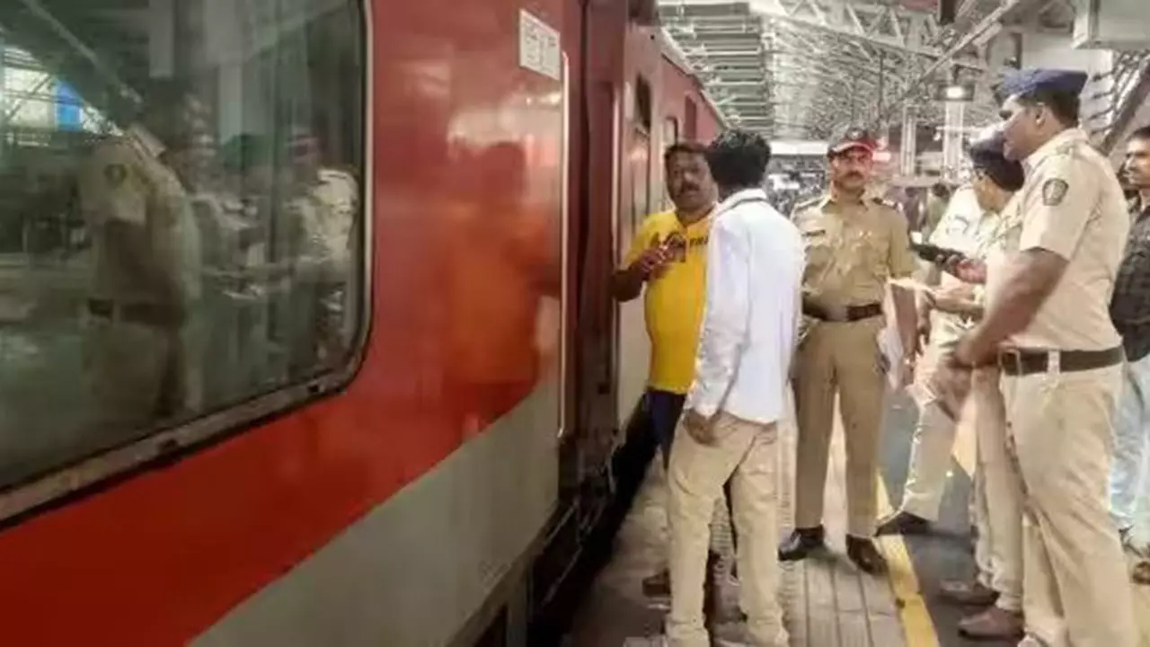 RPF Jawan Shoots Inside Jaipur-Mumbai Train