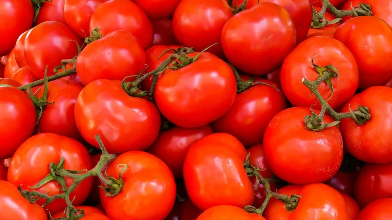Wife Left Husband Over Unauthorized Use of 2 Tomatoes