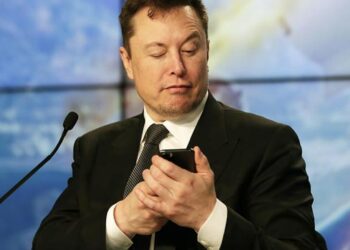 Elon Musk Trolls iPhone