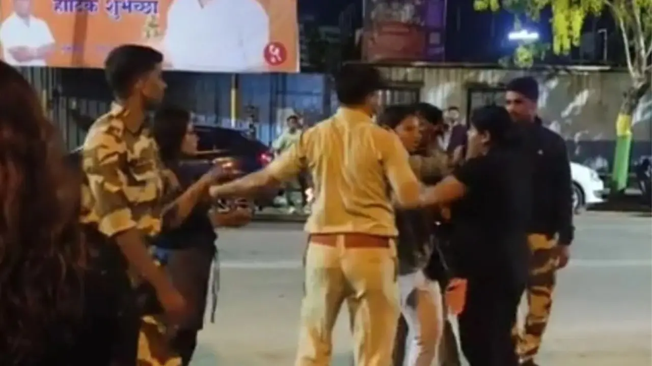 3 Drunken Women Attacked Police Officer on Mumbai Streets