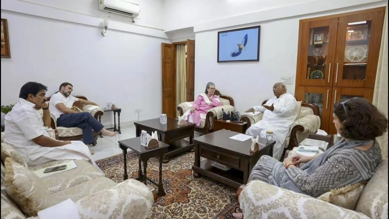 Rahul Gandhi to Retain Raebareli Seat