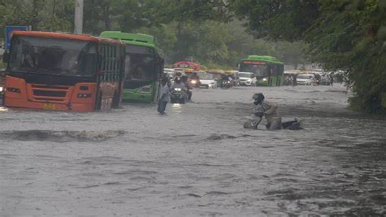 Heavy Rainfall in Delhi Leads to Widespread Waterlogging