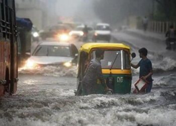 Heavy Rainfall in Delhi Leads to Widespread Waterlogging