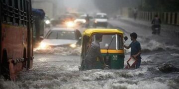 Heavy Rainfall in Delhi Leads to Widespread Waterlogging