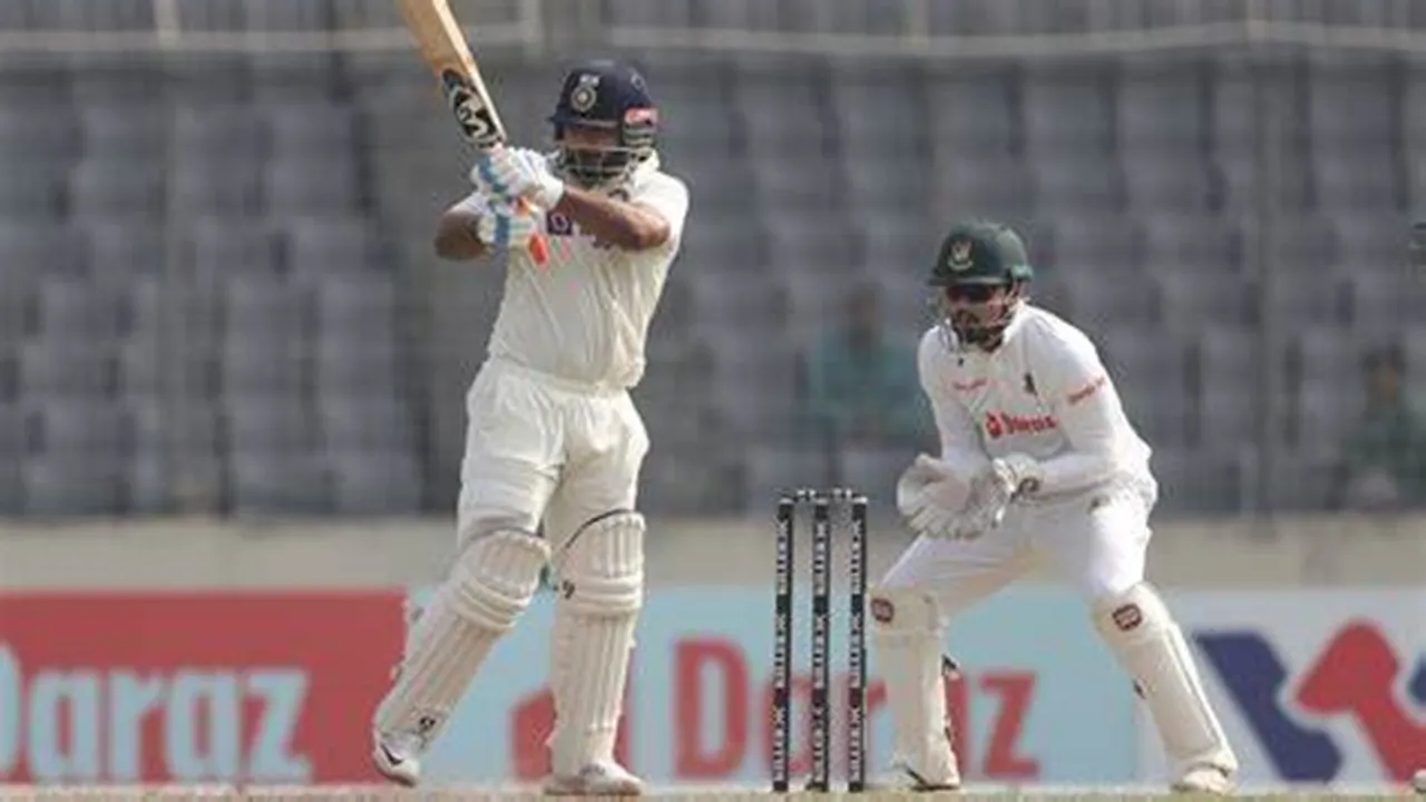 Yashasvi Jaiswal and Pant Stabilize Indian Innings