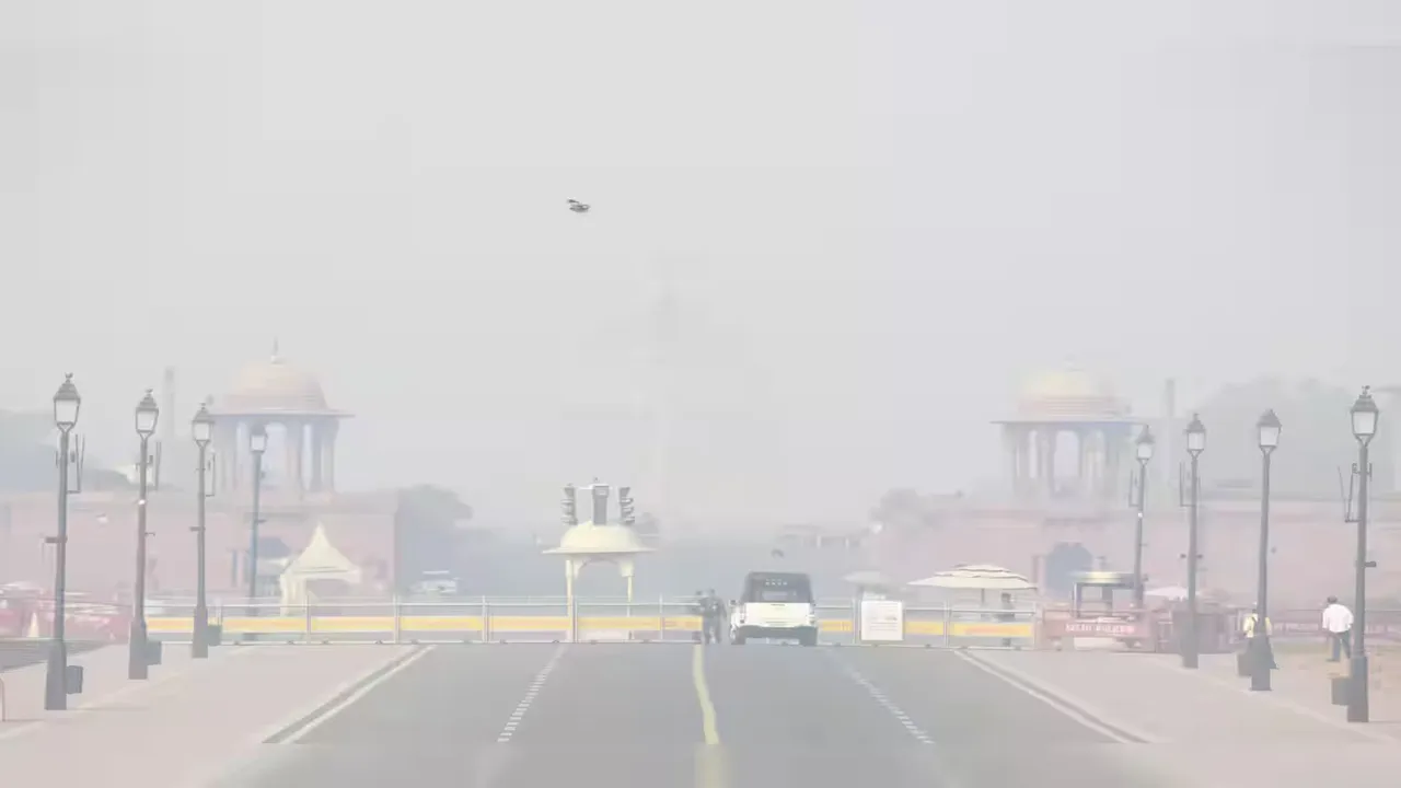 Post-Diwali Smog Chokes Delhi Air Quality