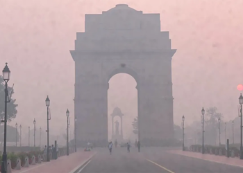 Post-Diwali Smog Chokes Delhi Air Quality