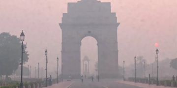 Post-Diwali Smog Chokes Delhi Air Quality