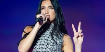 Dua Lipa Mesmerizes Mumbai Fans